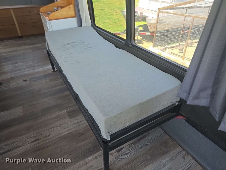 image for item EF3493 2009 International 3200 RV