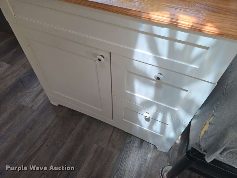 image for item EF3493 2009 International 3200 RV