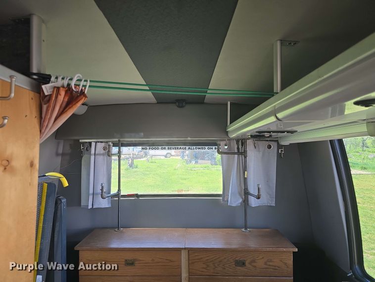 image for item EF3493 2009 International 3200 RV