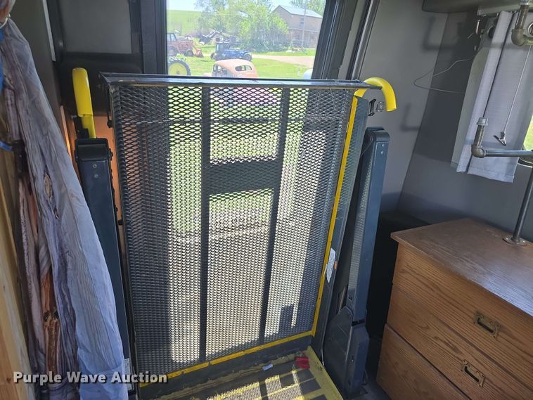 image for item EF3493 2009 International 3200 RV