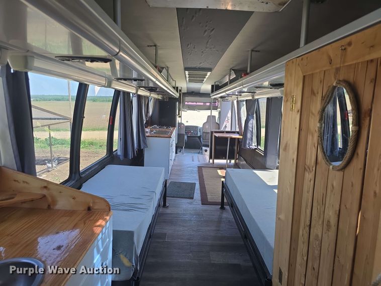 image for item EF3493 2009 International 3200 RV