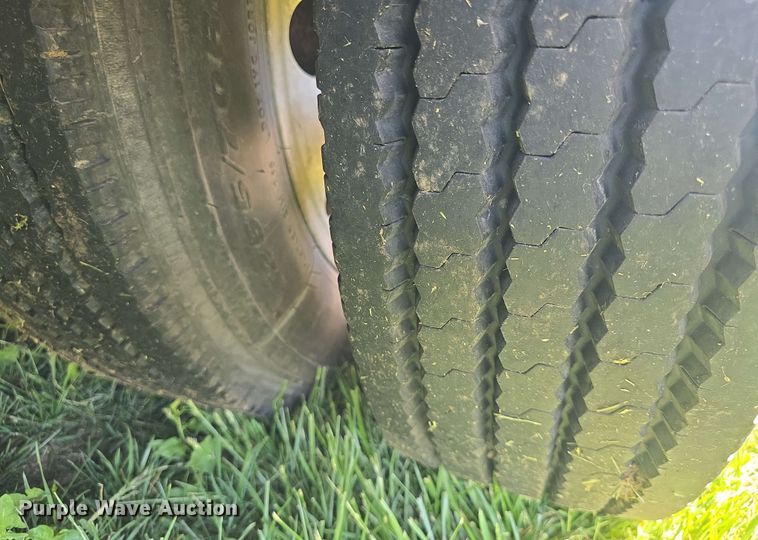 image for item EF3493 2009 International 3200 RV