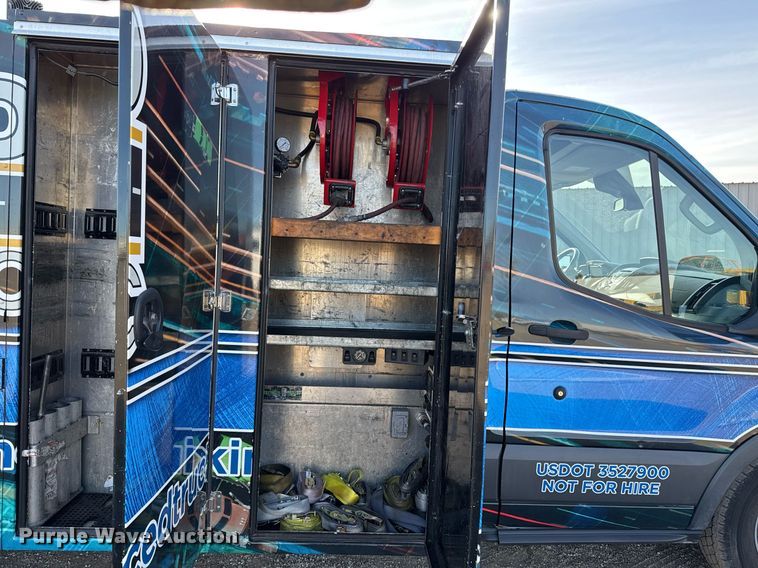 image for item EG2351 2015 Ford Transit 350 utility / service van