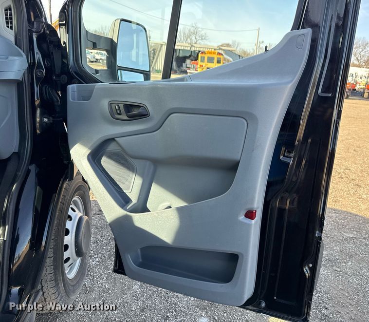 image for item EG2351 2015 Ford Transit 350 utility / service van