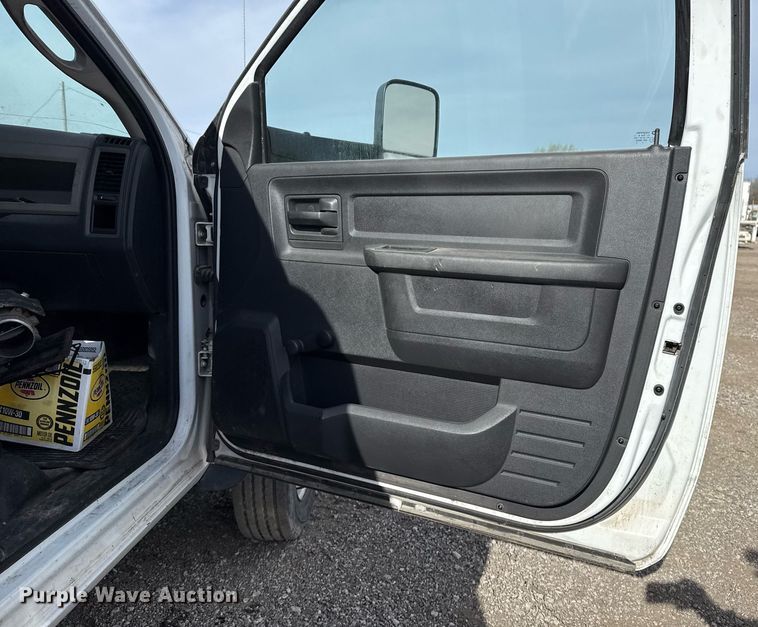 image for item EG5679 2012 Dodge Ram 5500HD flatbed truck