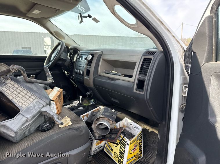 image for item EG5679 2012 Dodge Ram 5500HD flatbed truck