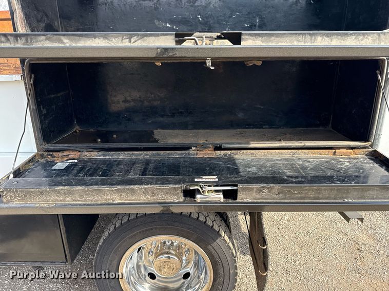 image for item EG5696 2016 Dodge Ram 4500HD Crew Cab flatbed truck