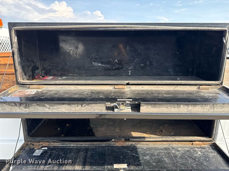 image for item EG5696 2016 Dodge Ram 4500HD Crew Cab flatbed truck