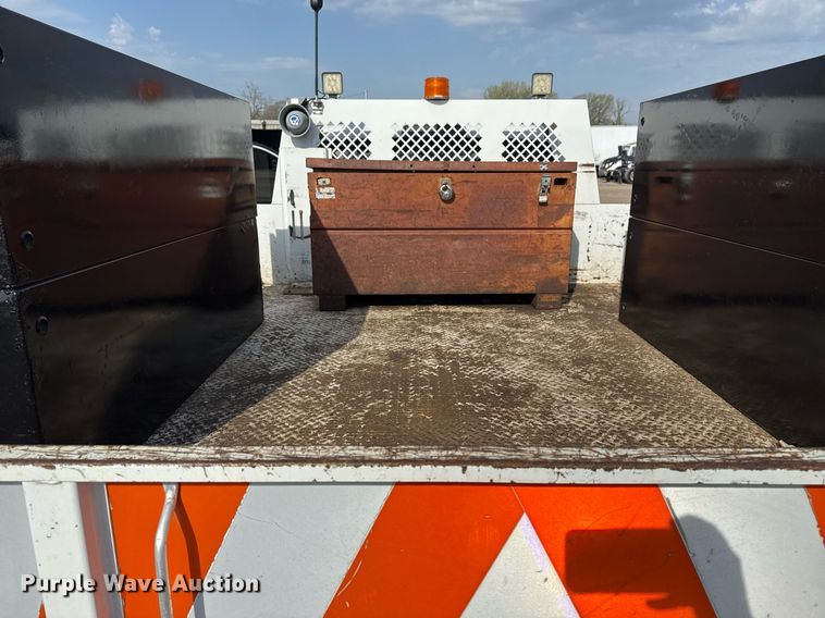 image for item EG5696 2016 Dodge Ram 4500HD Crew Cab flatbed truck