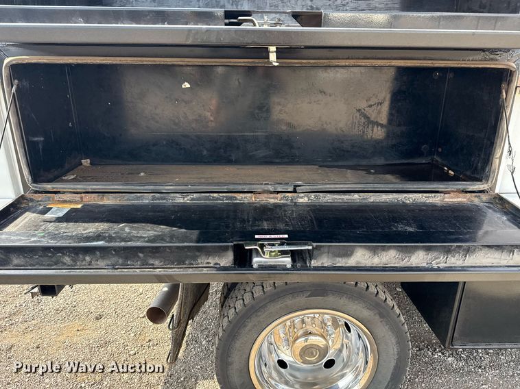 image for item EG5696 2016 Dodge Ram 4500HD Crew Cab flatbed truck