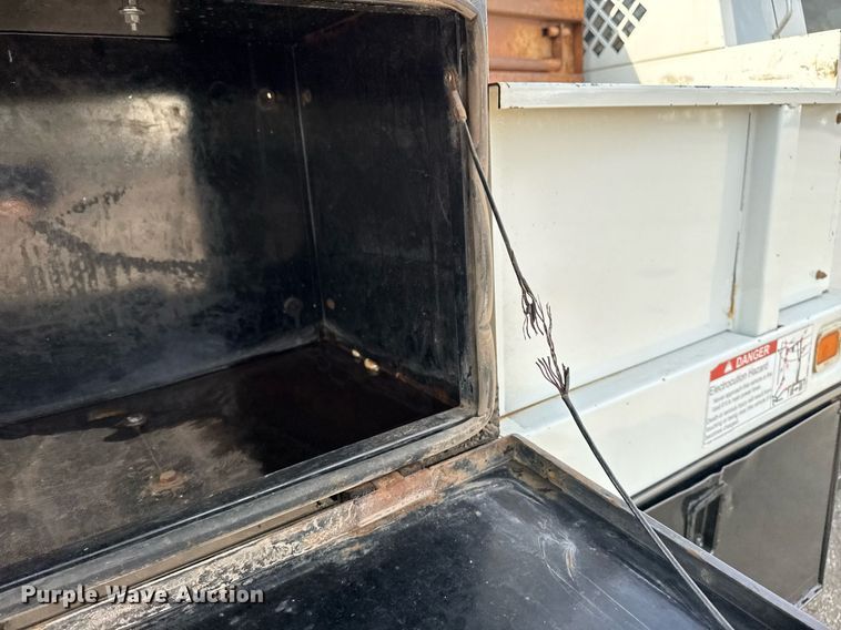 image for item EG5696 2016 Dodge Ram 4500HD Crew Cab flatbed truck