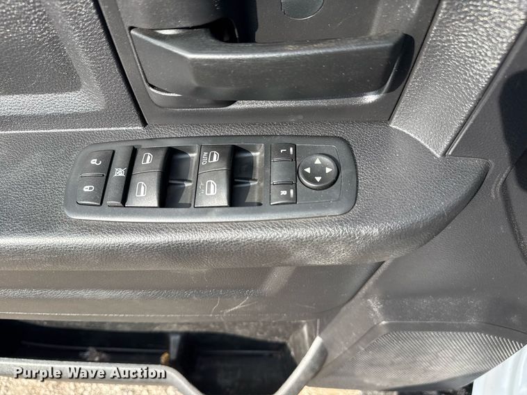 image for item EG5696 2016 Dodge Ram 4500HD Crew Cab flatbed truck