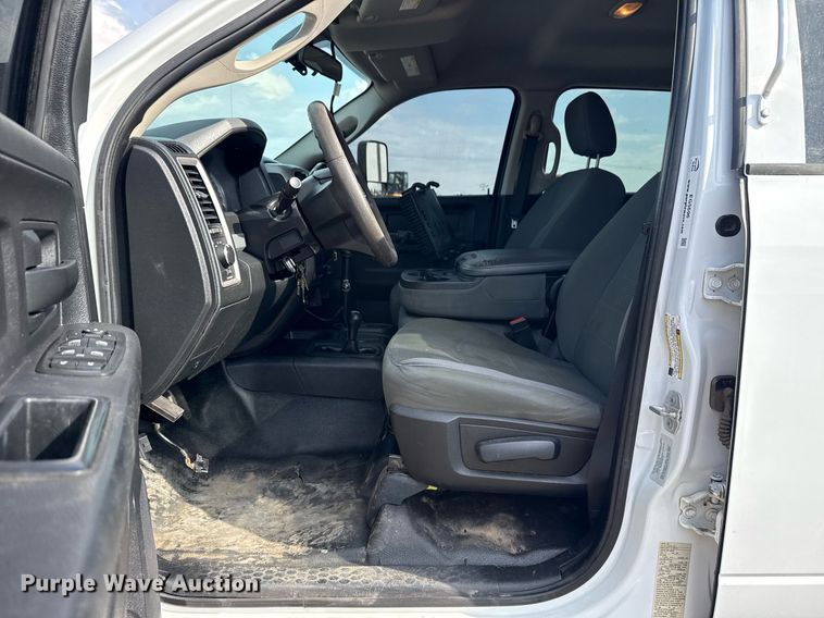 image for item EG5696 2016 Dodge Ram 4500HD Crew Cab flatbed truck