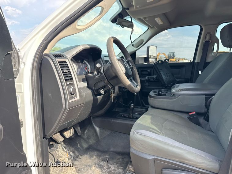 image for item EG5696 2016 Dodge Ram 4500HD Crew Cab flatbed truck