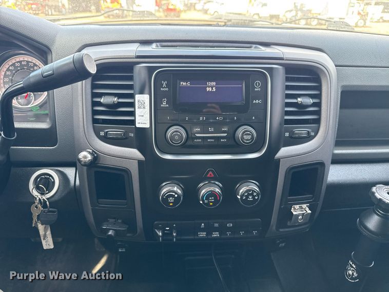 image for item EG5696 2016 Dodge Ram 4500HD Crew Cab flatbed truck