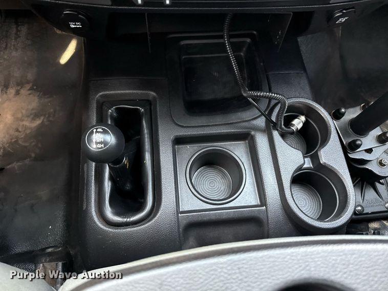 image for item EG5696 2016 Dodge Ram 4500HD Crew Cab flatbed truck