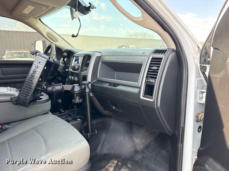 image for item EG5696 2016 Dodge Ram 4500HD Crew Cab flatbed truck