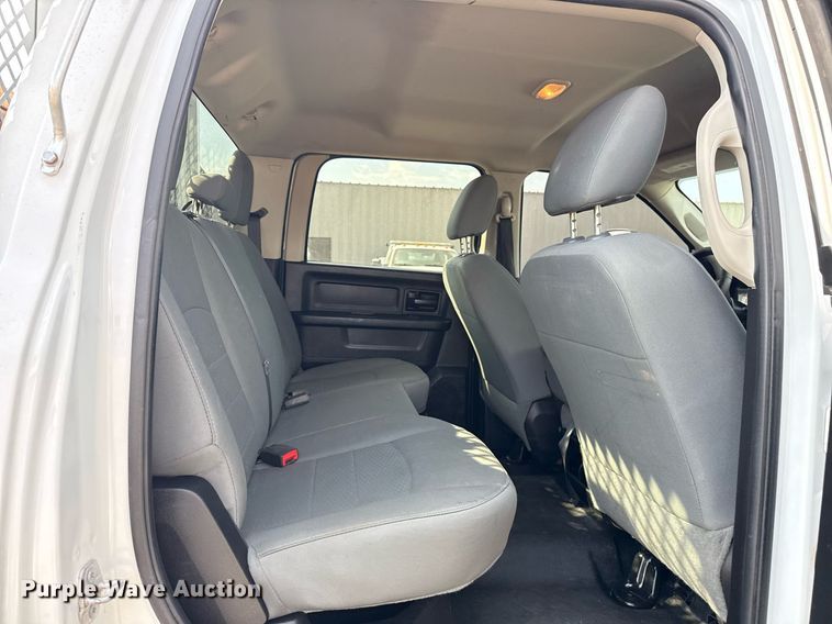 image for item EG5696 2016 Dodge Ram 4500HD Crew Cab flatbed truck