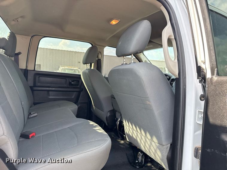 image for item EG5696 2016 Dodge Ram 4500HD Crew Cab flatbed truck