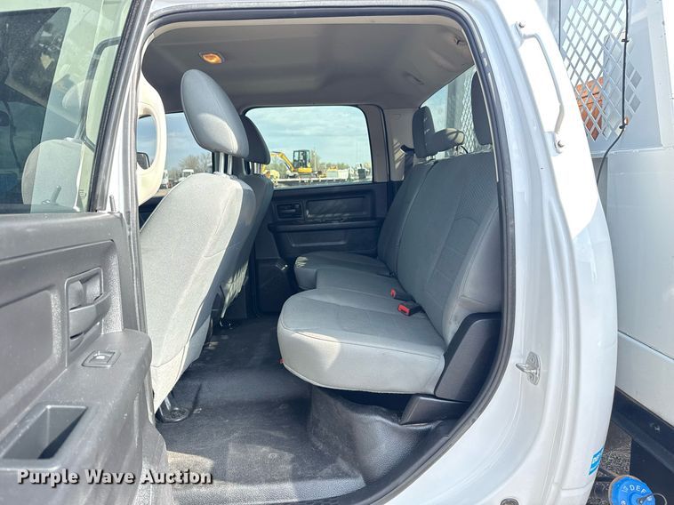 image for item EG5696 2016 Dodge Ram 4500HD Crew Cab flatbed truck