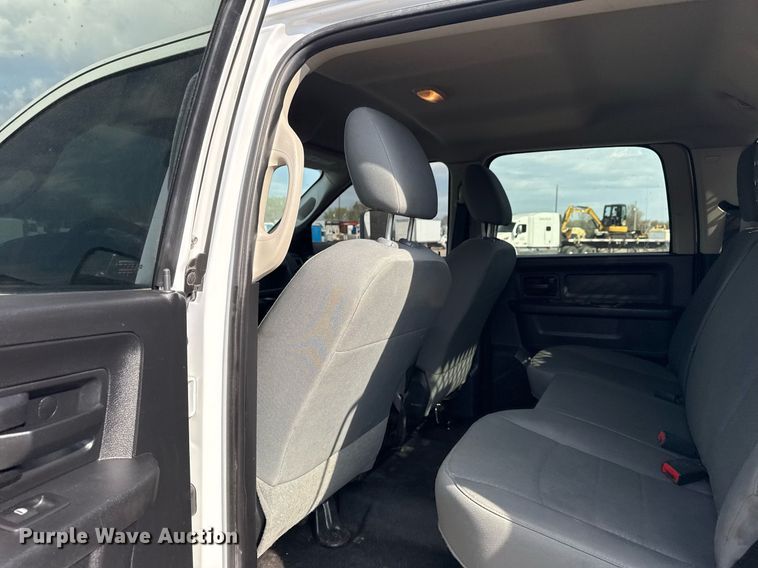 image for item EG5696 2016 Dodge Ram 4500HD Crew Cab flatbed truck