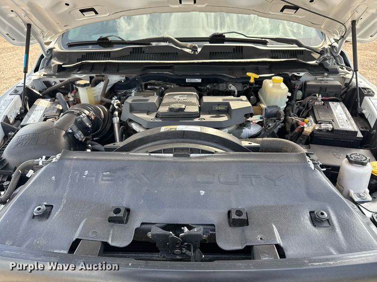 image for item EG5696 2016 Dodge Ram 4500HD Crew Cab flatbed truck