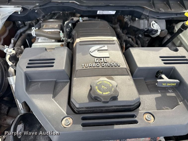 image for item EG5696 2016 Dodge Ram 4500HD Crew Cab flatbed truck