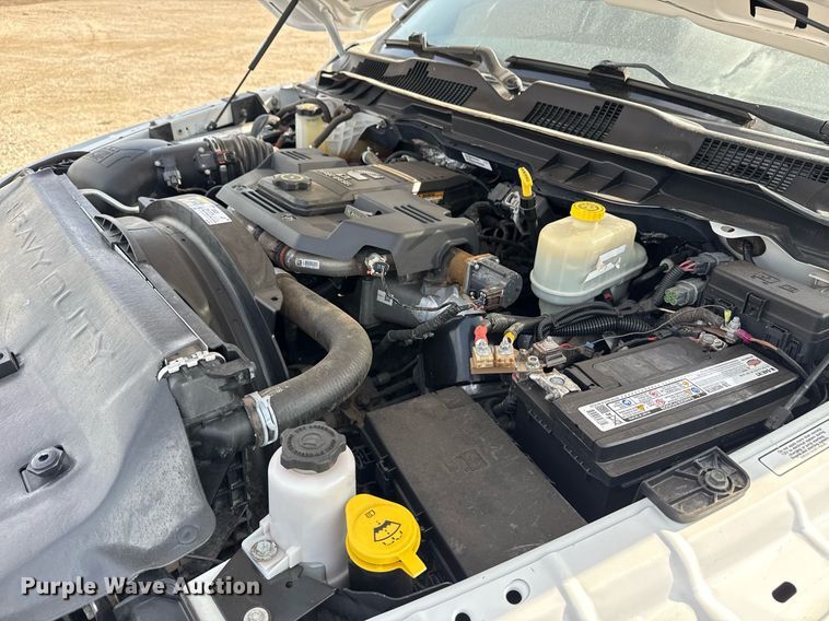 image for item EG5696 2016 Dodge Ram 4500HD Crew Cab flatbed truck