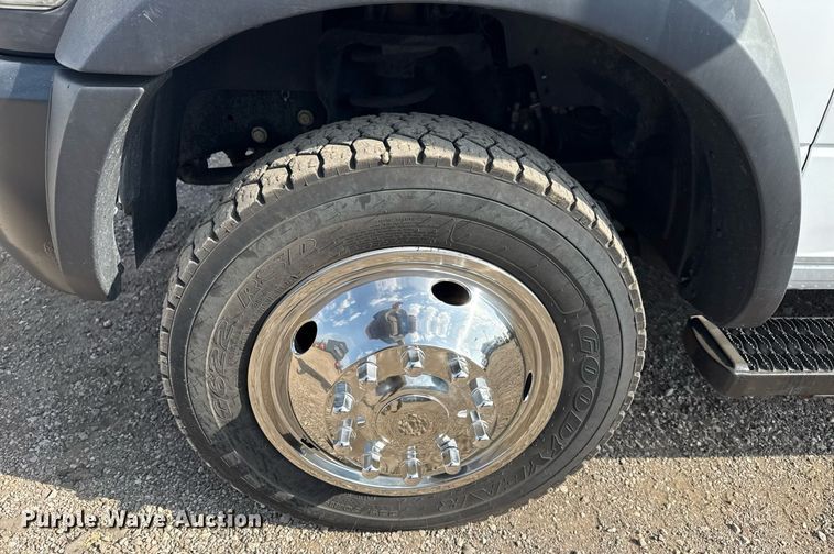 image for item EG5696 2016 Dodge Ram 4500HD Crew Cab flatbed truck