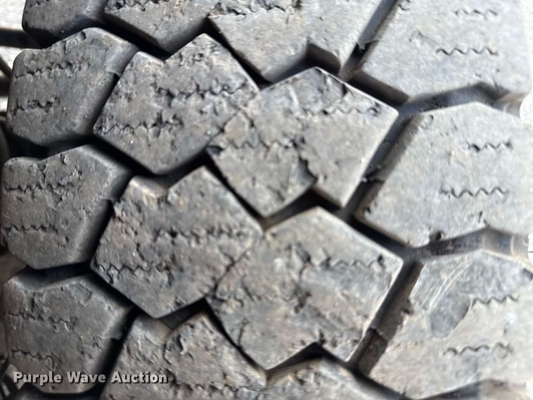 image for item EG5696 2016 Dodge Ram 4500HD Crew Cab flatbed truck