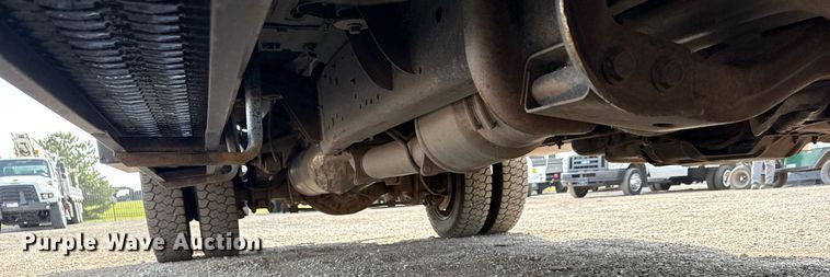 image for item EG5696 2016 Dodge Ram 4500HD Crew Cab flatbed truck