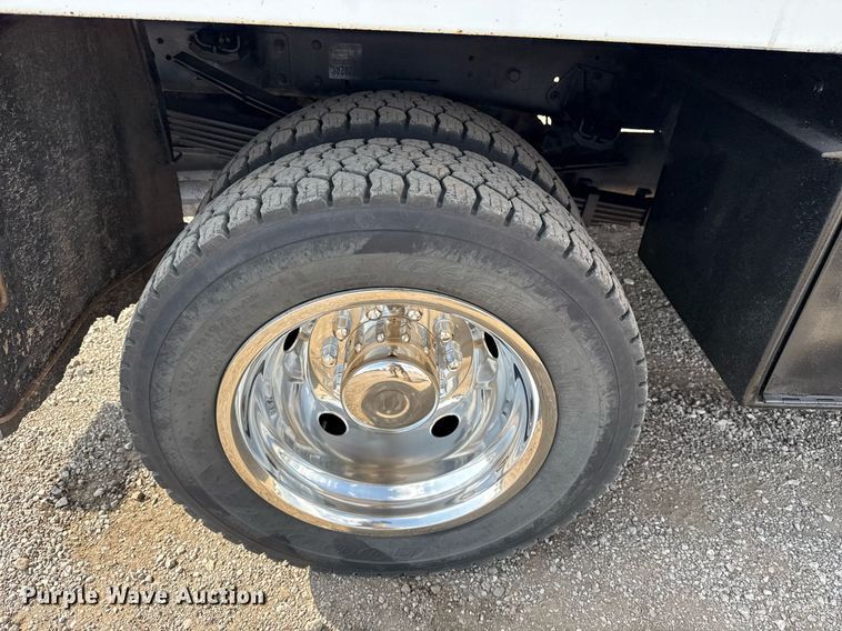 image for item EG5696 2016 Dodge Ram 4500HD Crew Cab flatbed truck