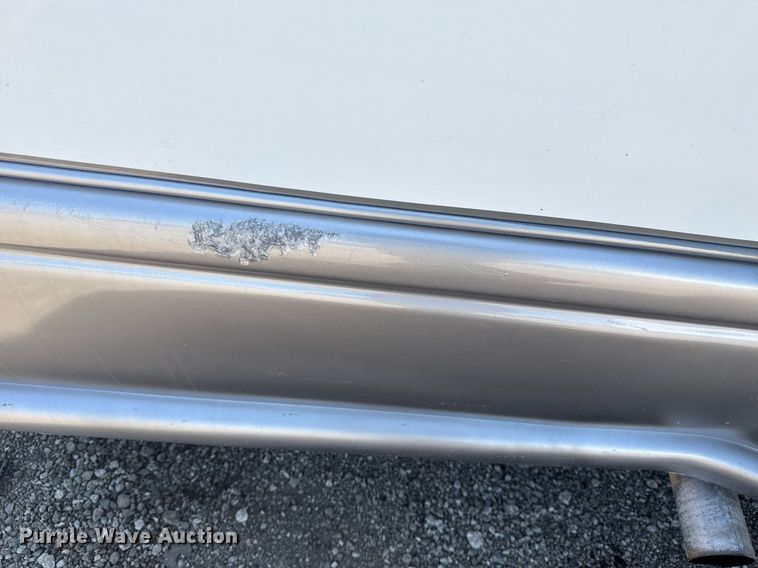 image for item EG5738 2009 Ford E350 Super Duty shuttle bus