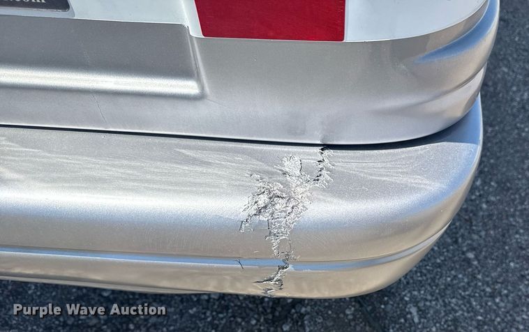 image for item EG5738 2009 Ford E350 Super Duty shuttle bus