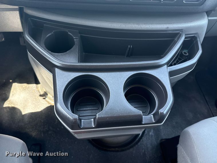 image for item EG5738 2009 Ford E350 Super Duty shuttle bus