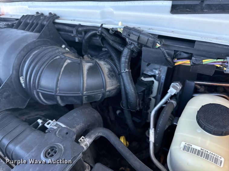 image for item EG5738 2009 Ford E350 Super Duty shuttle bus