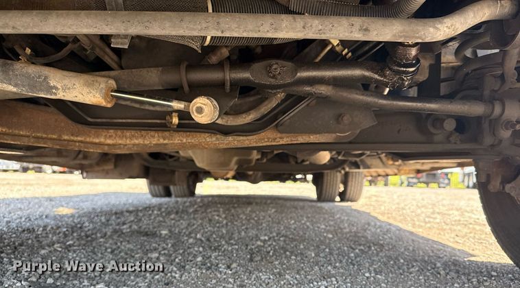 image for item EG5738 2009 Ford E350 Super Duty shuttle bus