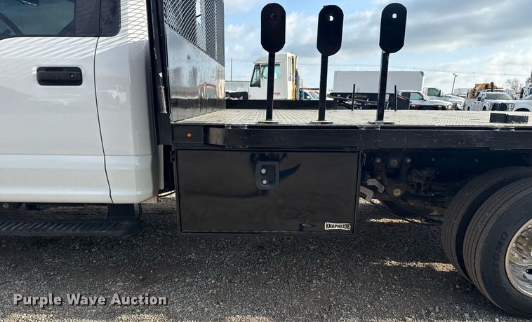 image for item EG5761 2018 Ford F550 flatbed truck