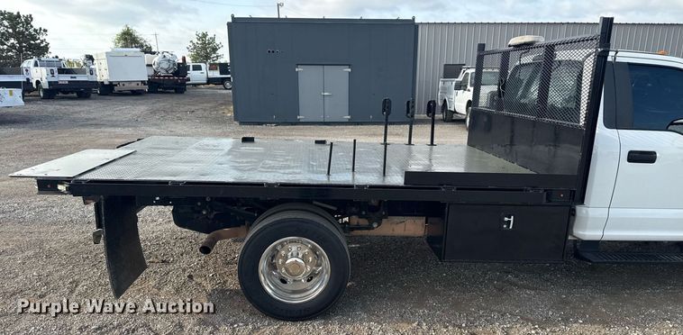 image for item EG5761 2018 Ford F550 flatbed truck
