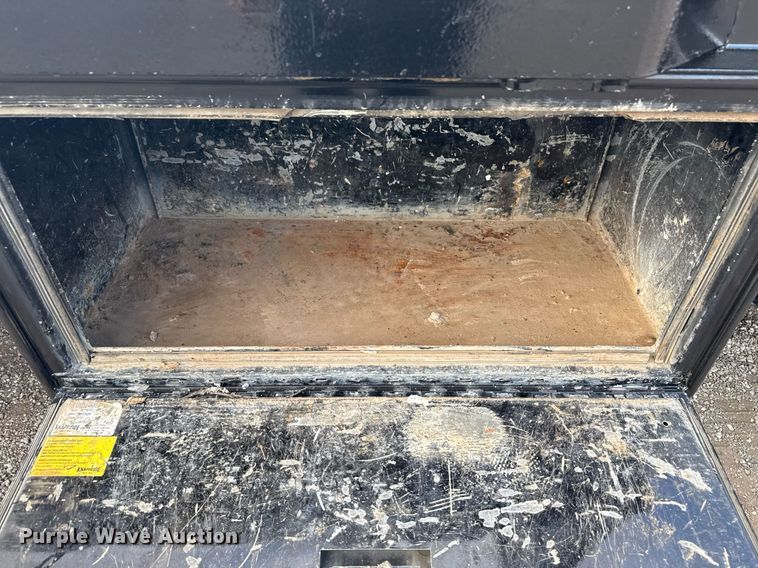 image for item EG5761 2018 Ford F550 flatbed truck