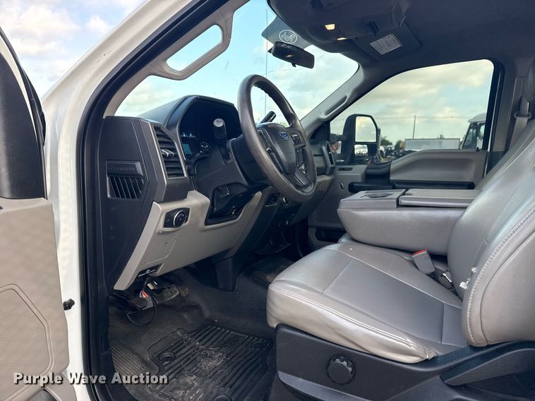 image for item EG5761 2018 Ford F550 flatbed truck