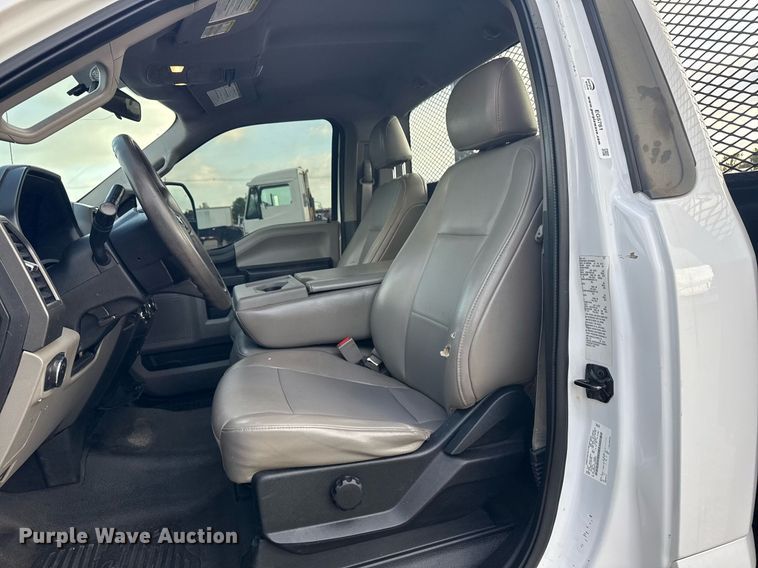 image for item EG5761 2018 Ford F550 flatbed truck