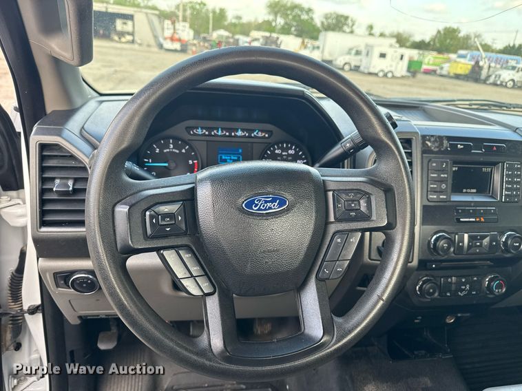 image for item EG5761 2018 Ford F550 flatbed truck