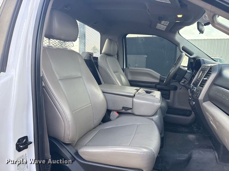 image for item EG5761 2018 Ford F550 flatbed truck