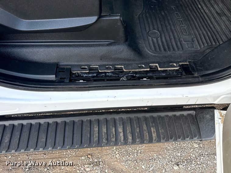 image for item EG5761 2018 Ford F550 flatbed truck