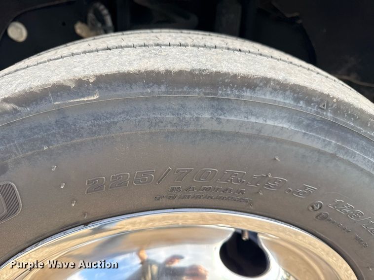 image for item EG5761 2018 Ford F550 flatbed truck