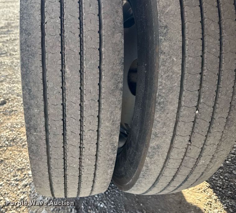 image for item EG5761 2018 Ford F550 flatbed truck