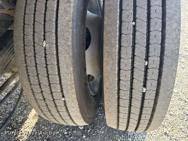 image for item EG5761 2018 Ford F550 flatbed truck