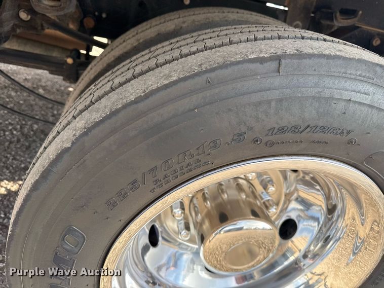 image for item EG5761 2018 Ford F550 flatbed truck