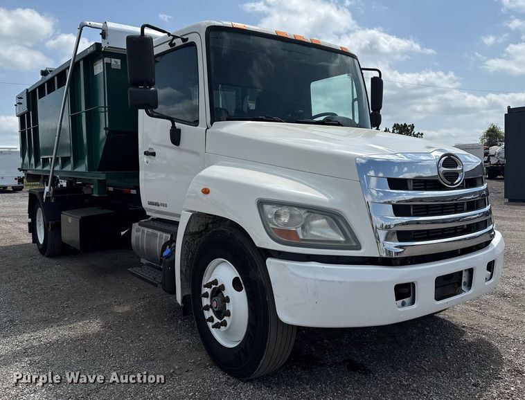 image for item EG5765 2013 Hino 338 roll-off container truck